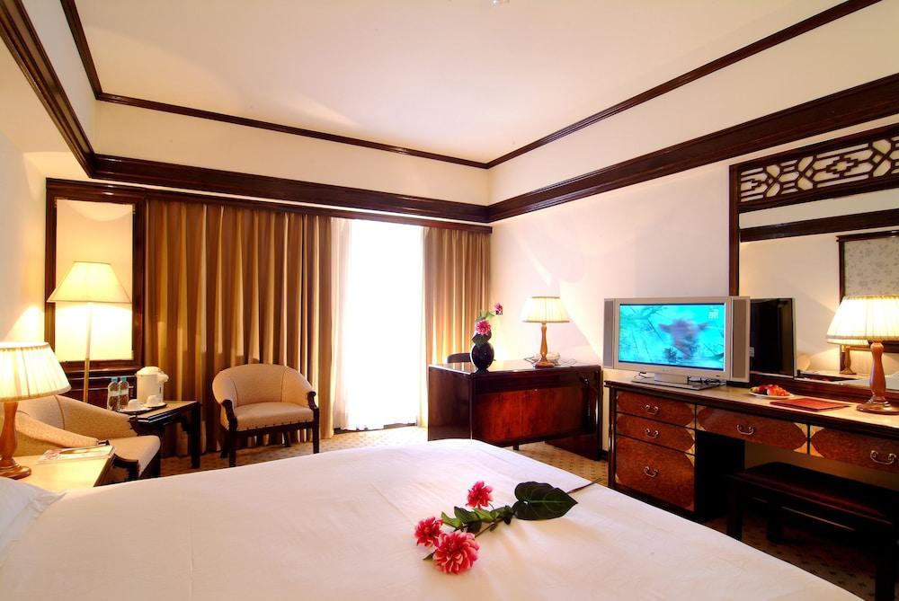 โฮเต็ล คิงส์ทาวน์ Hotel เกาสง ภายนอก รูปภาพ