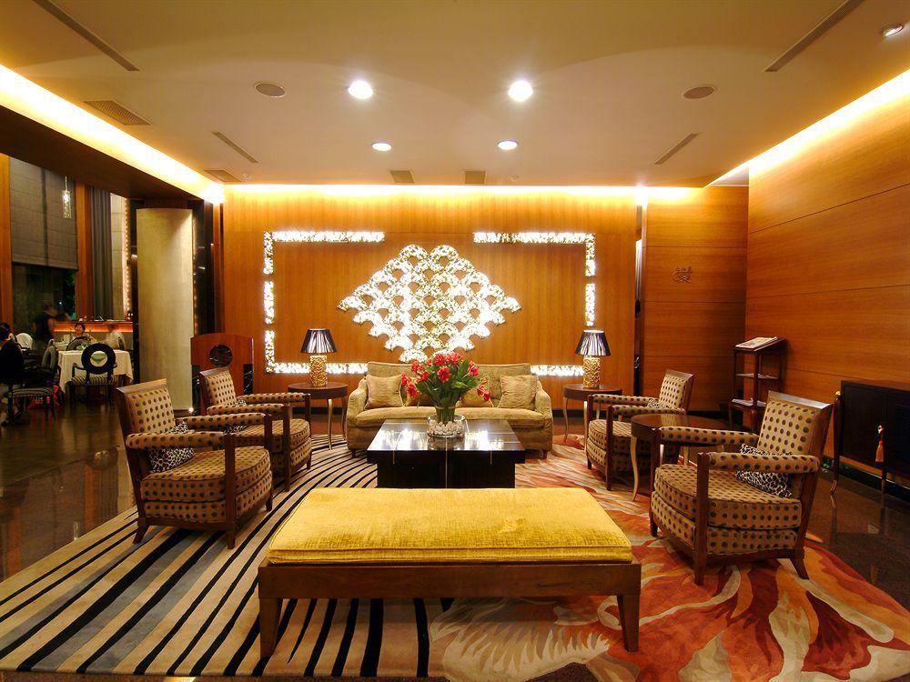 โฮเต็ล คิงส์ทาวน์ Hotel เกาสง ภายนอก รูปภาพ