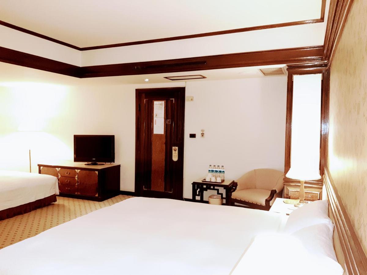 โฮเต็ล คิงส์ทาวน์ Hotel เกาสง ภายนอก รูปภาพ