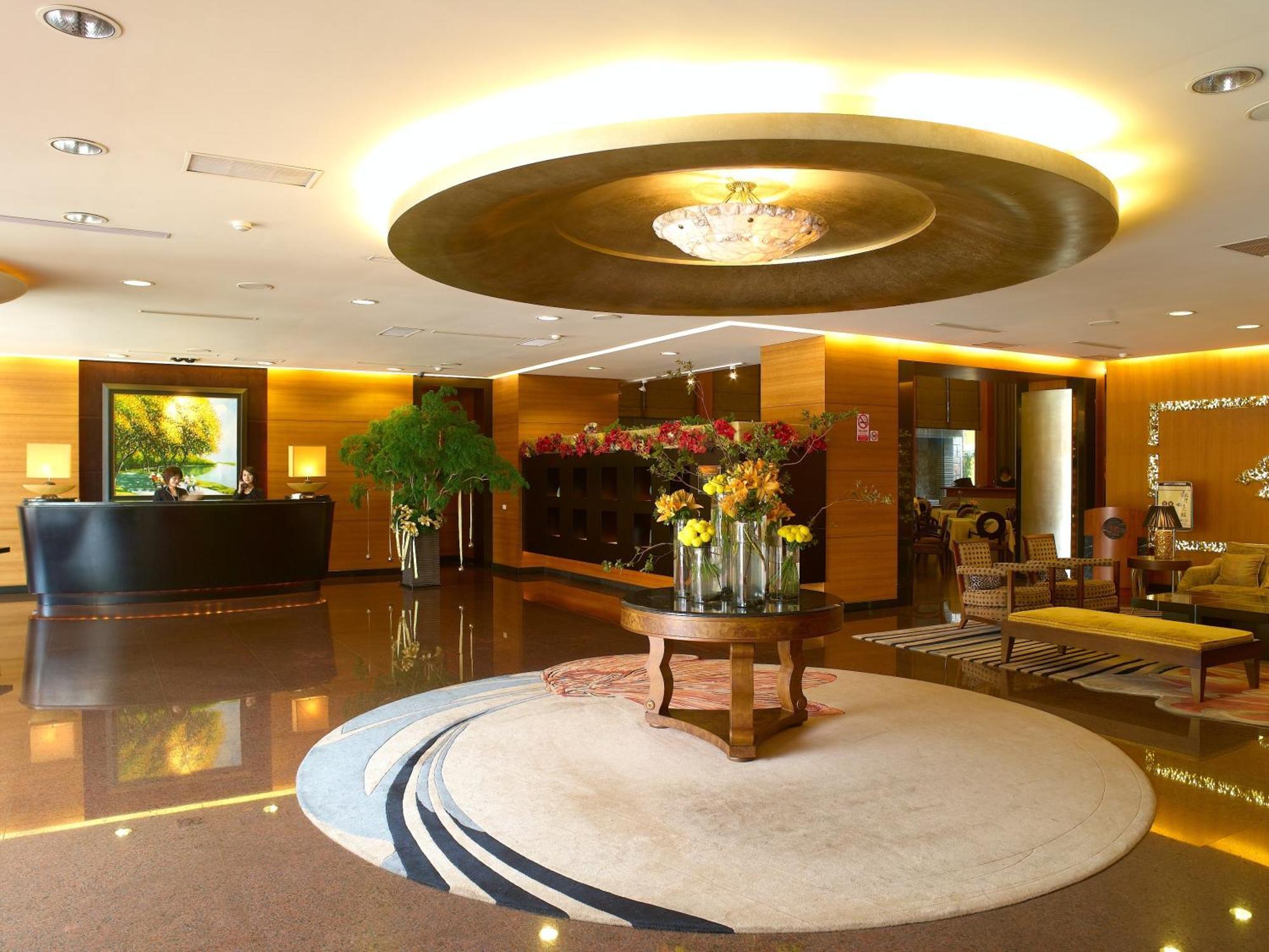 โฮเต็ล คิงส์ทาวน์ Hotel เกาสง ภายนอก รูปภาพ