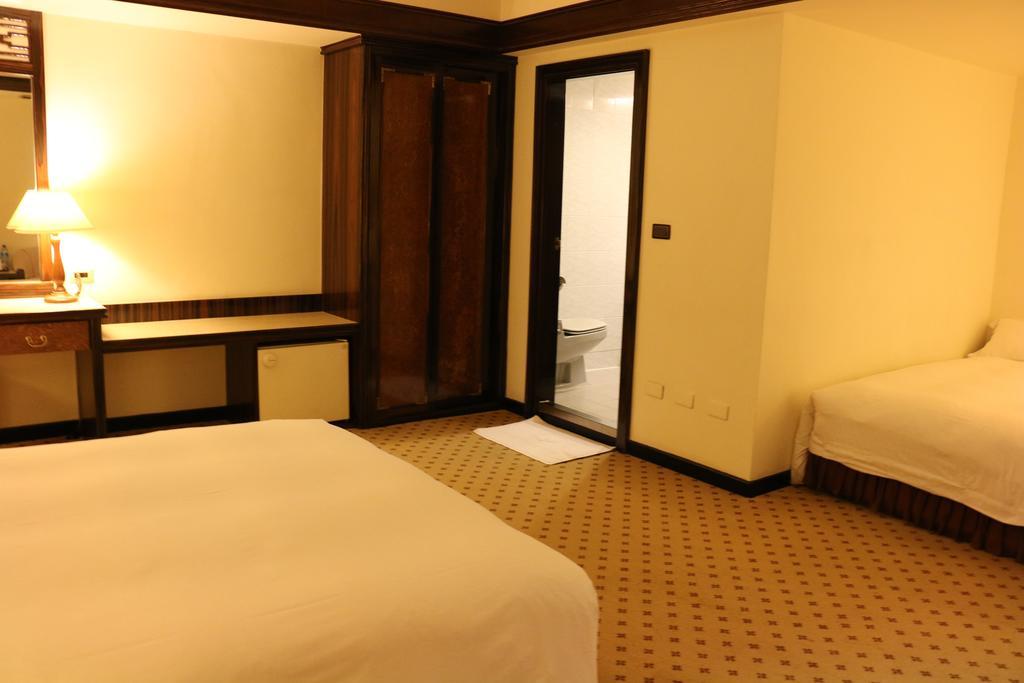 โฮเต็ล คิงส์ทาวน์ Hotel เกาสง ภายนอก รูปภาพ