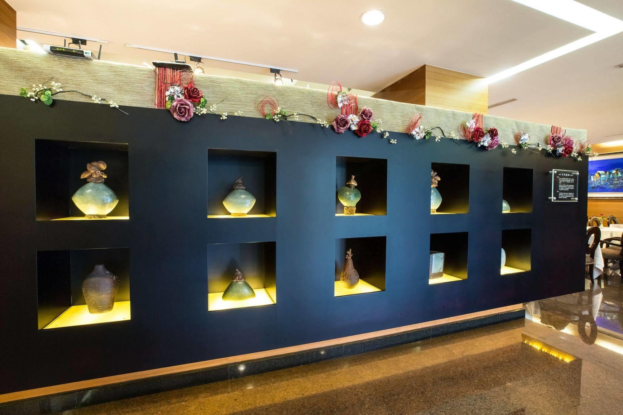 โฮเต็ล คิงส์ทาวน์ Hotel เกาสง ภายนอก รูปภาพ