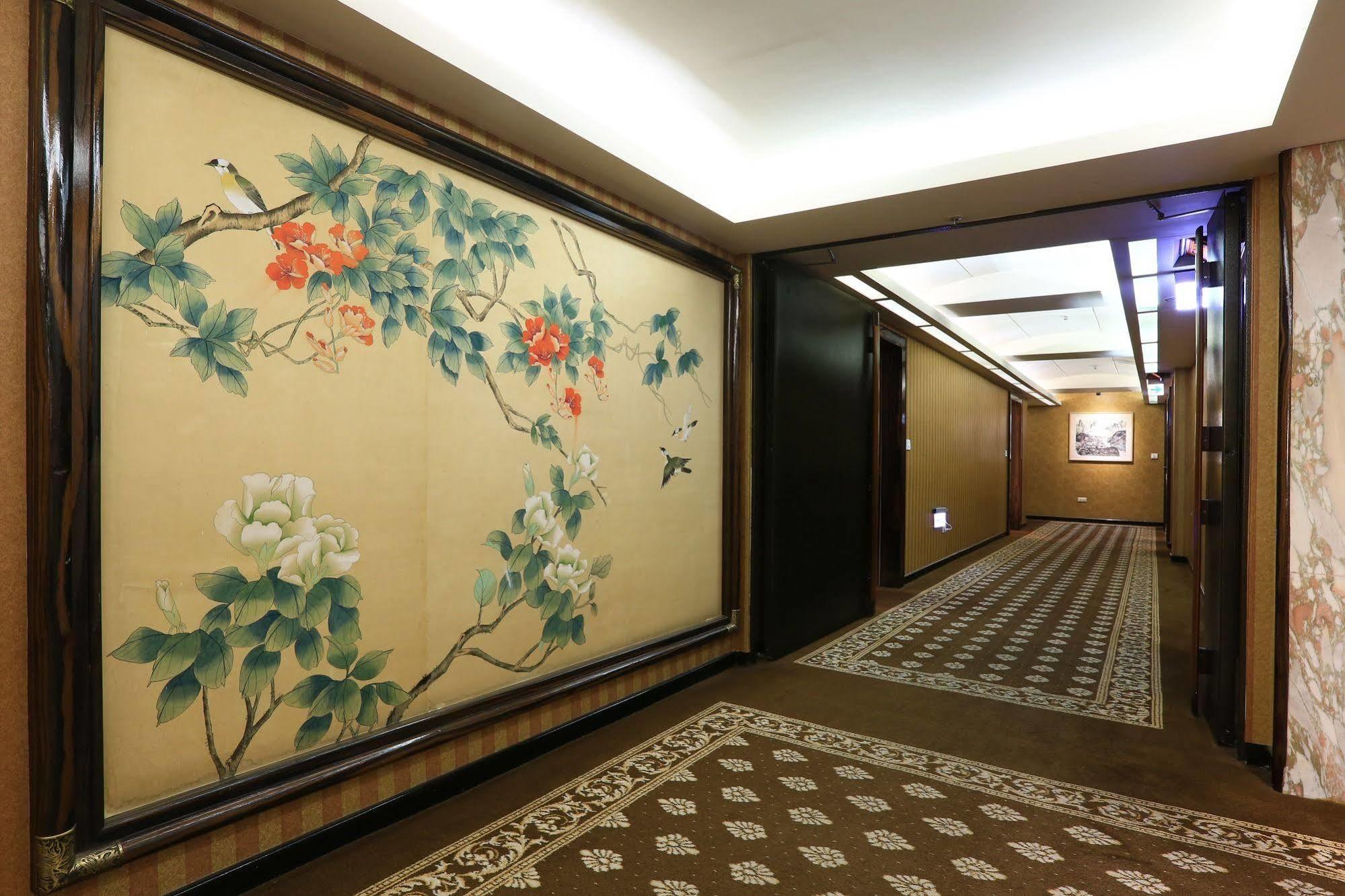 โฮเต็ล คิงส์ทาวน์ Hotel เกาสง ภายนอก รูปภาพ