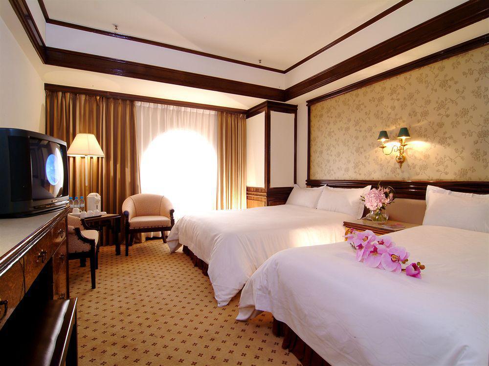 โฮเต็ล คิงส์ทาวน์ Hotel เกาสง ภายนอก รูปภาพ